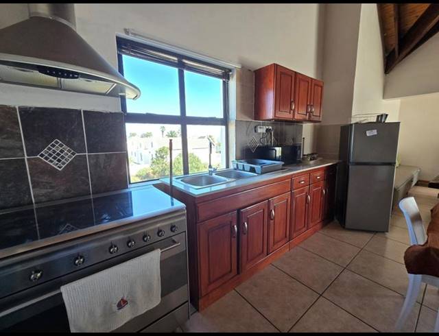 5 BEDROOM HOUSE FOR SALE IN GOLDEN MILE